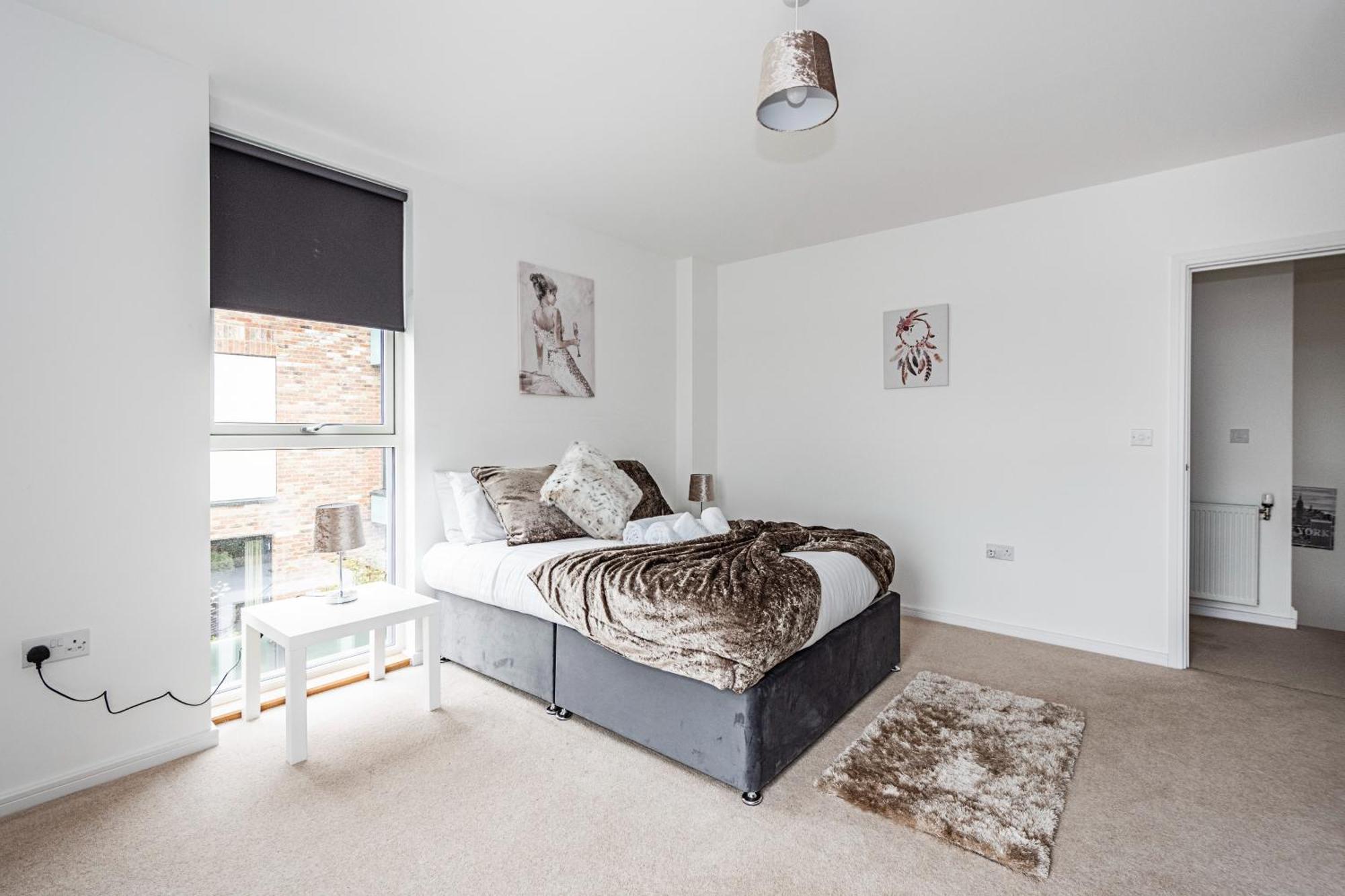 Chiswick Park 3 Bed 3 Bath West London - Parking Apartment Ngoại thất bức ảnh